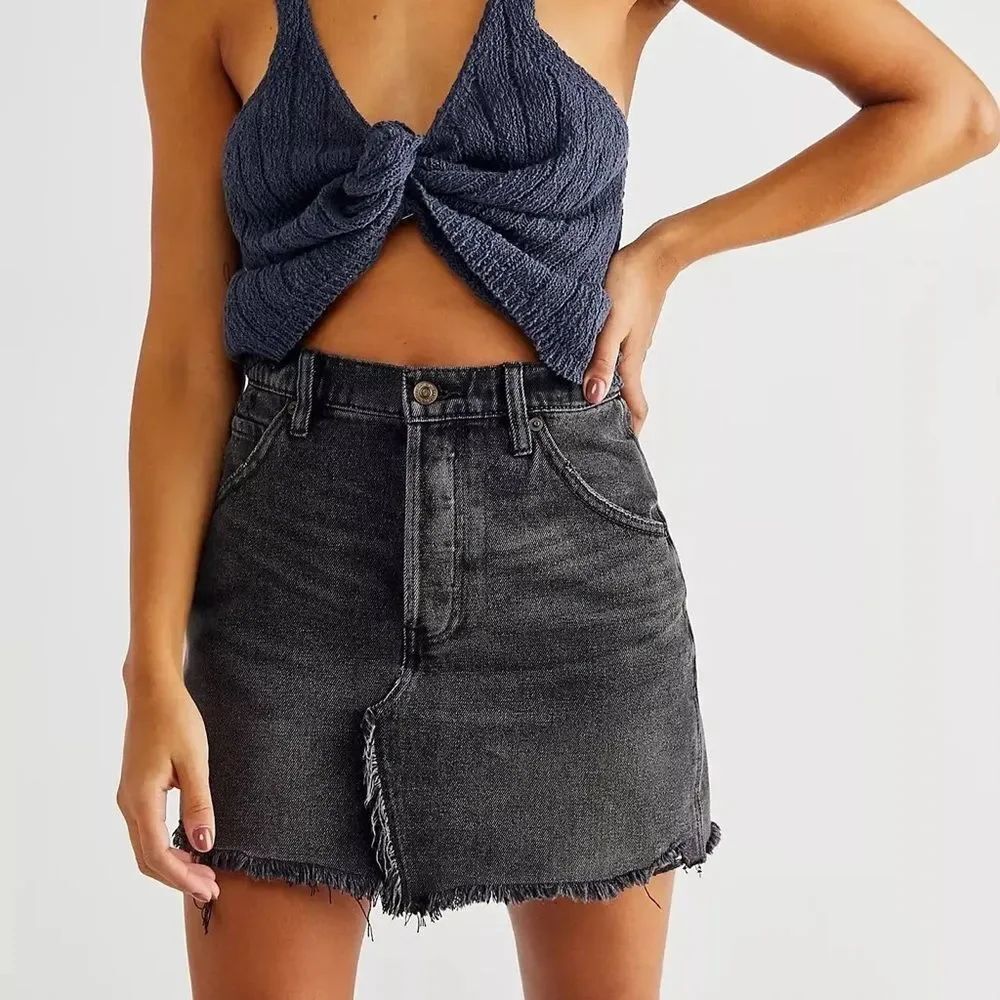 NWT FREE PEOPLE Faded Black Brea Cut Off High Rise Frayed Denim Mini Skirt